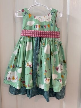 Jelly The Pug Mint Green Cloud & Banner Print Dress with Pink Waistband 2T EUC